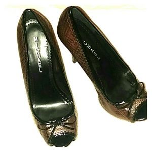 Brown & Black Heels by Michael sz 8